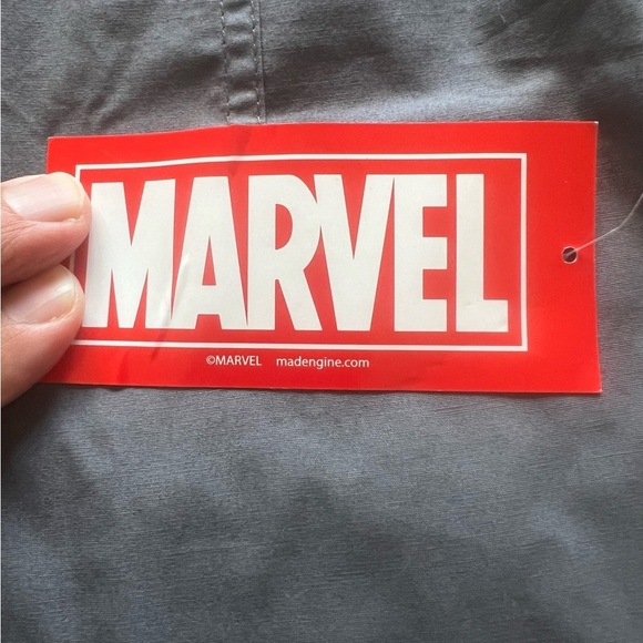 MENS LARGE GRAY MARVEL THE PUNISHER SS BUTTON UP SS SHIRT - NWT - Picture 4 of 6